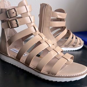 Gladiator sandals, leather, very light nude